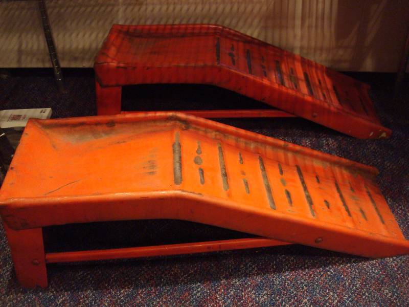 lot 34 image: Pair Of Metal Car Ramps