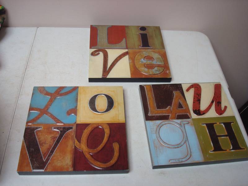 lot 43 image: Live, Love, Laugh Wall Decor
