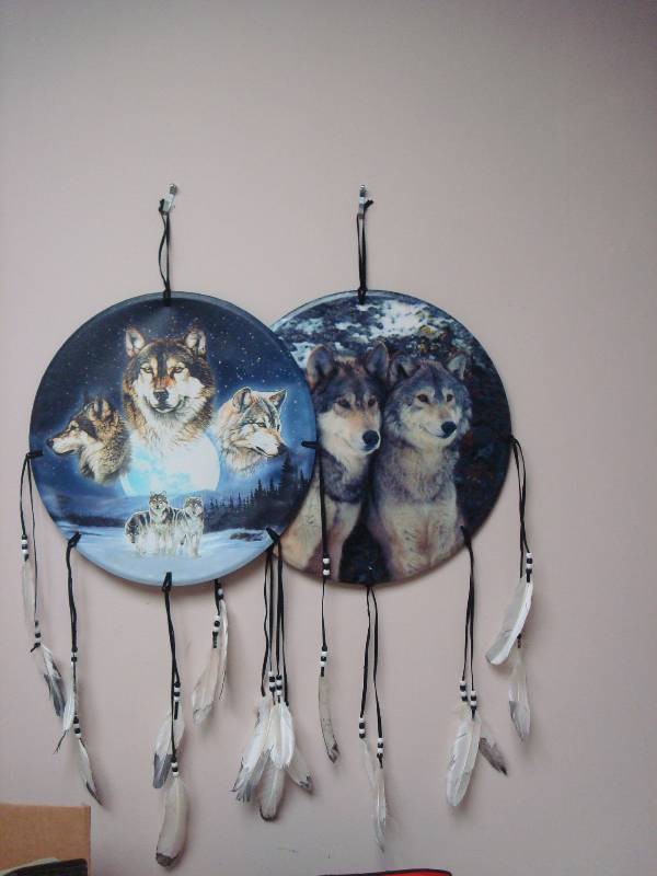 lot 49 image: Native American Decor Items