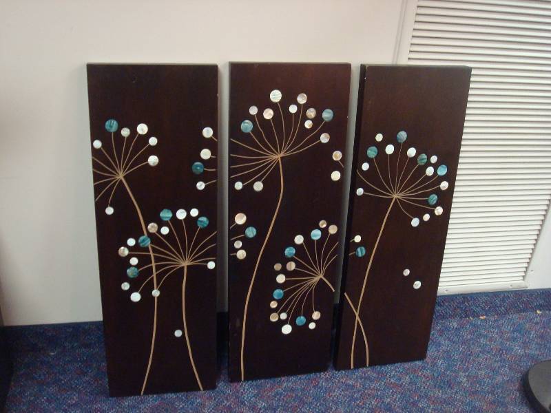 lot 50 image: Set Of Wall Decor Items