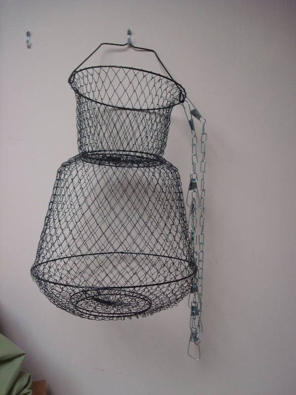 lot 54 image: Wire Fishing Basket