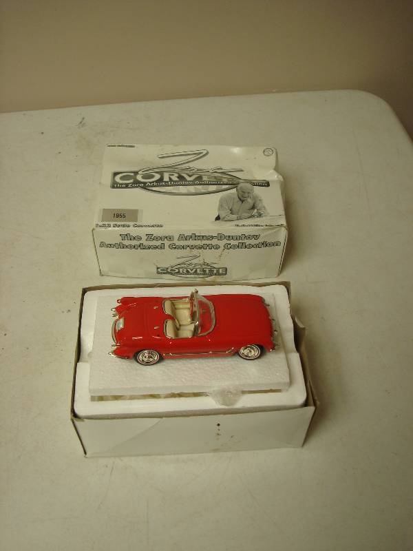lot 58 image: 132 Scale 1955 Corvette Die Cast Car