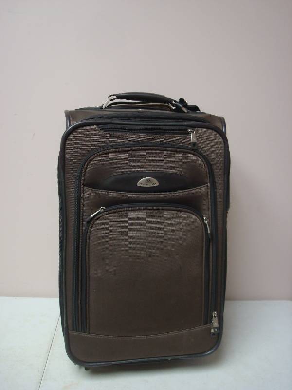 lot 94 image: Samsung Rolling Travel Bag