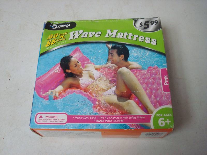 lot 97 image: New Pink Pool Mattress
