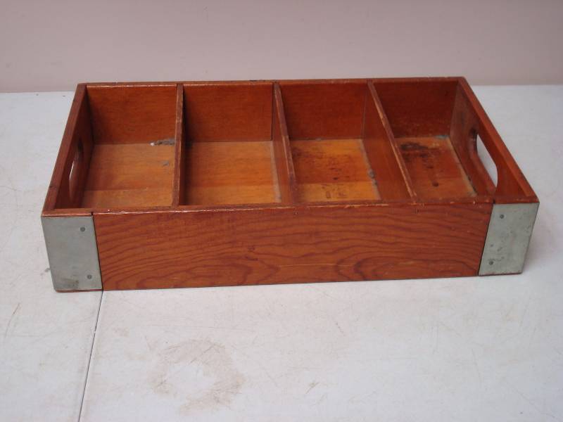 lot 119 image: Wood Tray