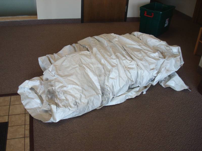 lot 122 image: Huge Thick Vinyl Tarp 7 x 40 Foot, Some Marks, Wear