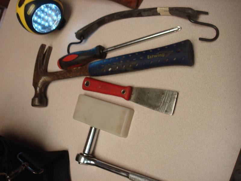 lot 139 image: Tool Bag With Some Tools