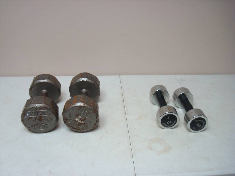 lot 143 image: Two Set Of Hand Weights 35 And 10 Pounds