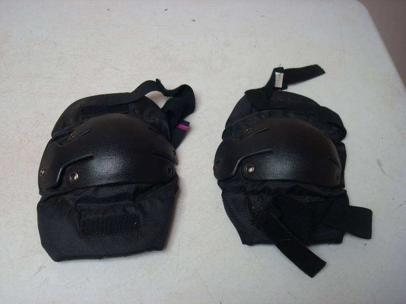 lot 150 image: Pair Of Knee Pads