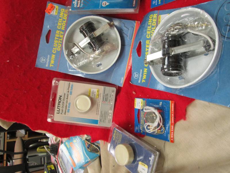 2-Twin Cluster ceiling outlet holde...