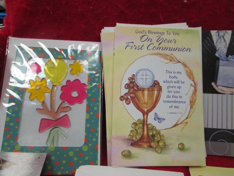 Assortment of 87 cards with Gods B...