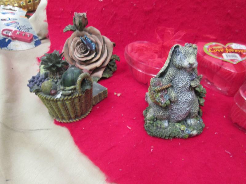 Roses, thing to put on of book to h...