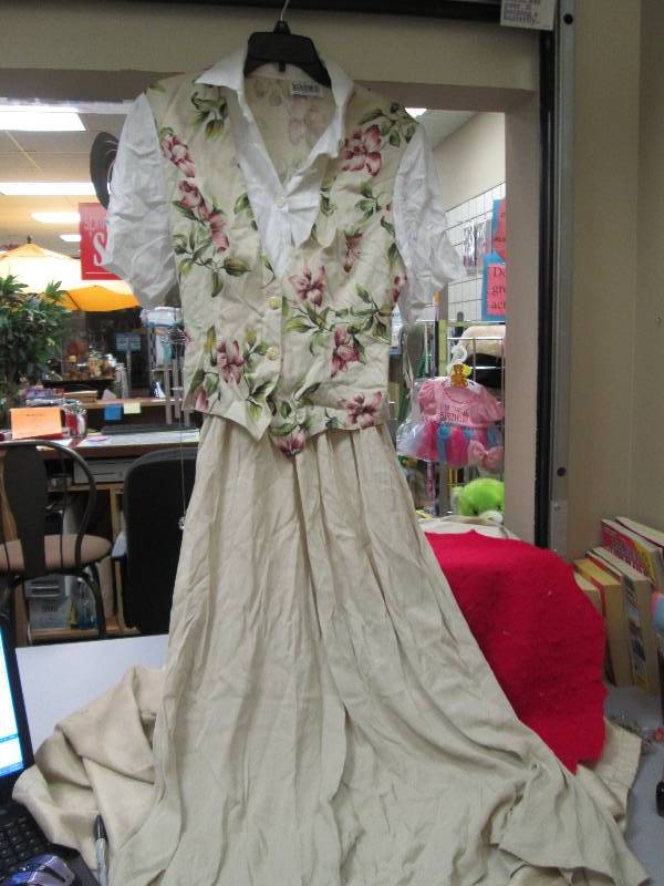 Just in Thyme LTD dress size 10 Tan...