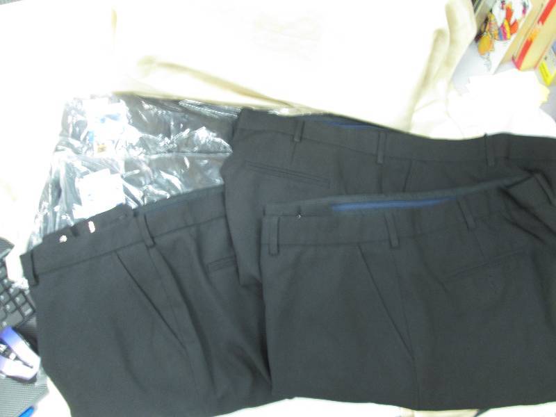 Qty 5 Neil Allun and Cintas black d...