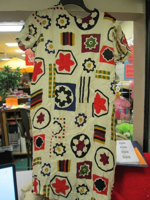 Y-hing dress size small...