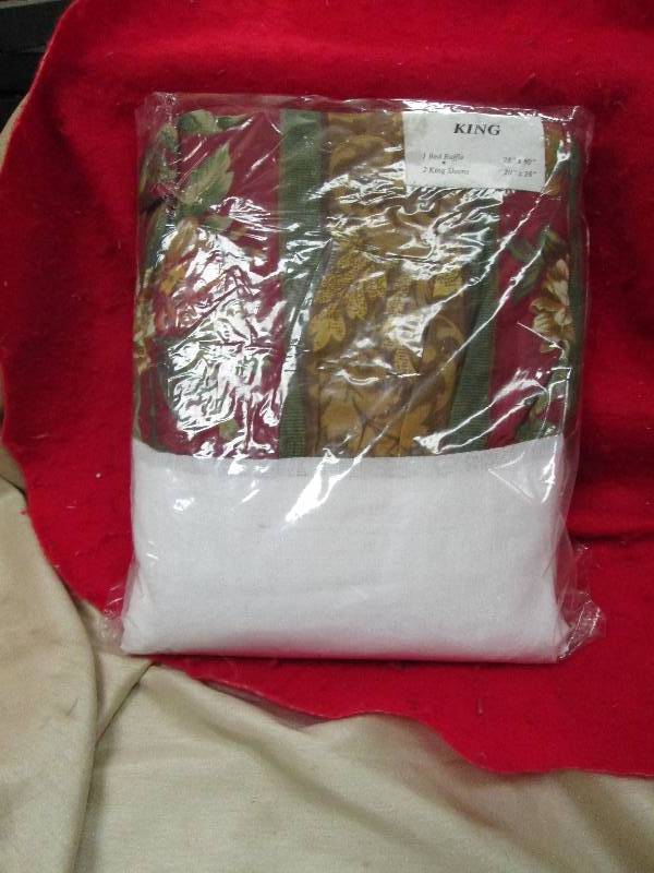 King 1 bed ruffle 78 x 80 and 2 k...