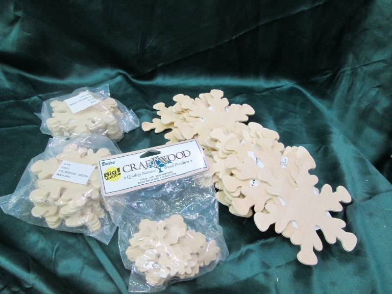 Assortment of size snowflakes...