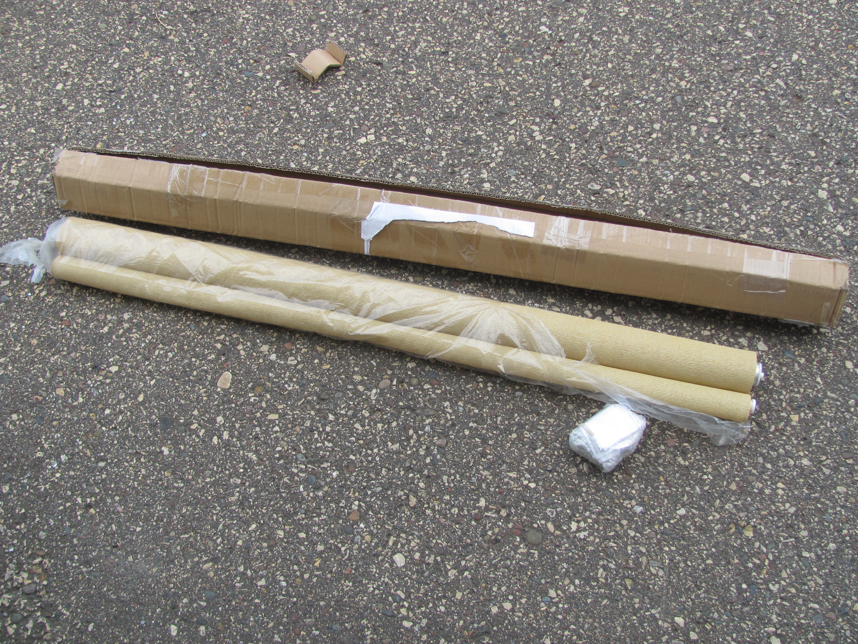 lot 43 image: Sunscreen Window Shades