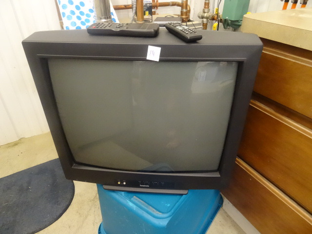 lot 14 image: Color TV