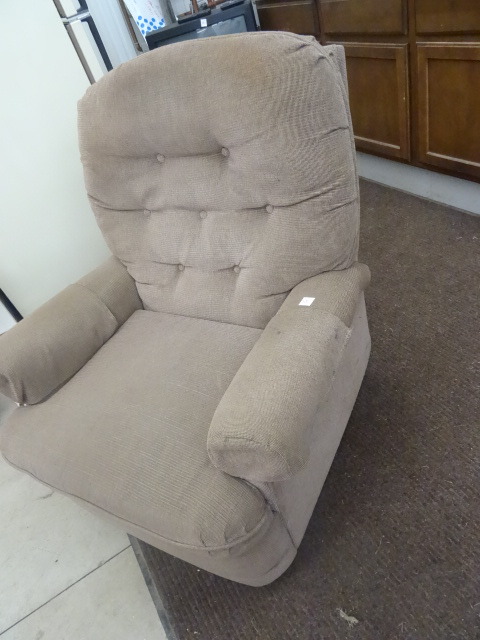 lot 15 image: Recliner