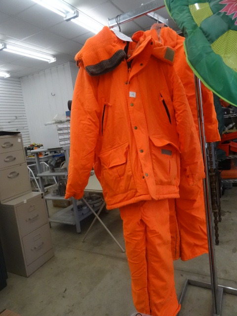 lot 19 image: Hunting Outfit