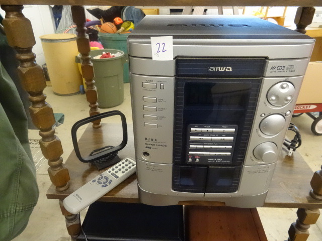 lot 22 image: Stereo