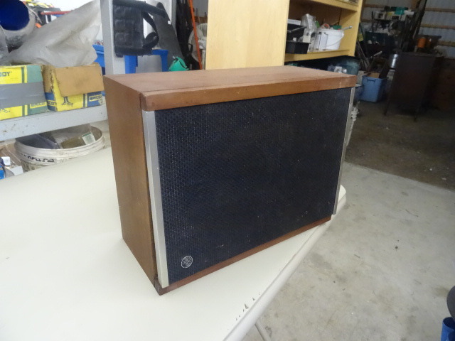 lot 24 image: Subwoofer