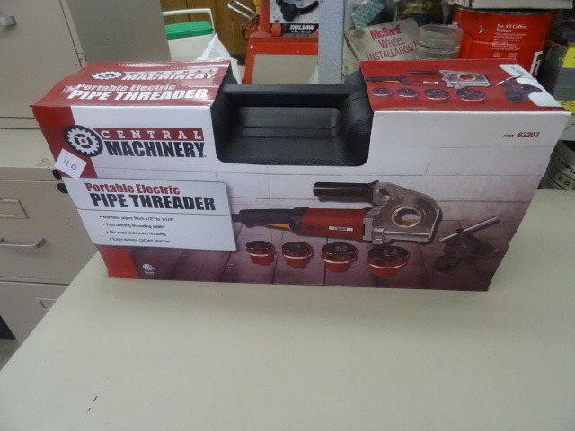 lot 40 image: Electric Pipe Threader