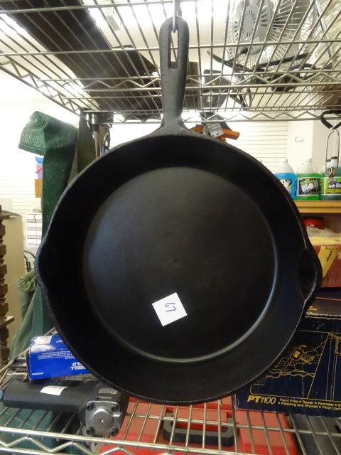 lot 67 image: Cast Iron Skillet
