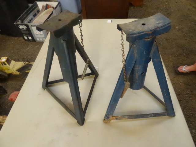lot 69 image: Jack Stands