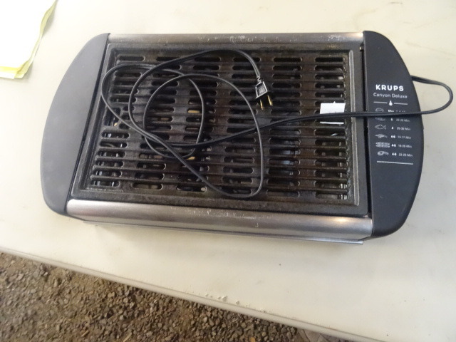 lot 82 image: Electric Grill