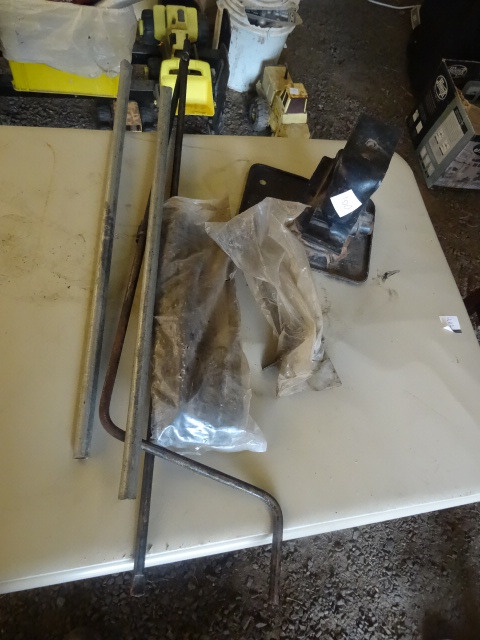 lot 100 image: Car Jack