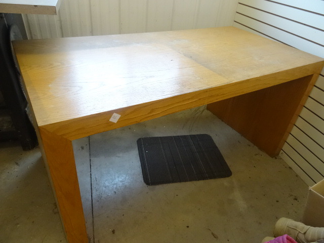 lot 122 image: Wood Table