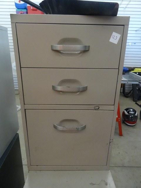 lot 123 image: Cabinet
