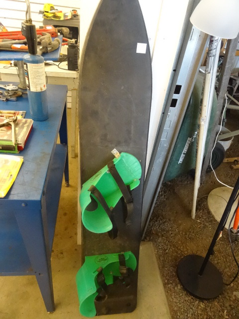 lot 167 image: Snow Ski