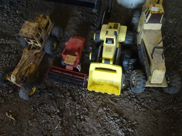 lot 172 image: Tonka Graders