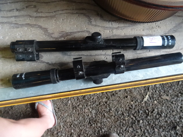 lot 186 image: Rifle Scopes