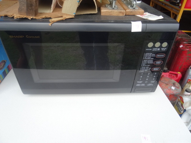 lot 194 image: Microwave