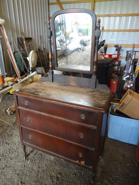 lot 197 image: Dresser