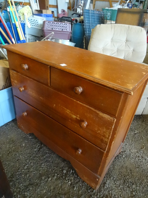 lot 198 image: Dresser