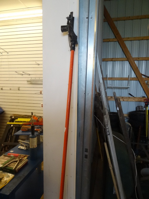 lot 202 image: Pole for Drills
