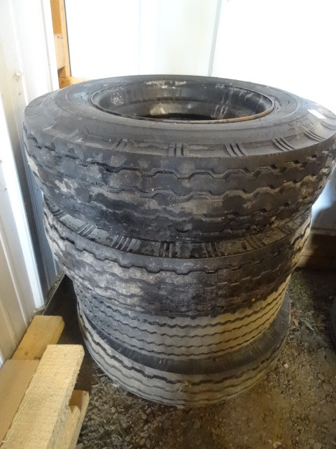 lot 215 image: Tires