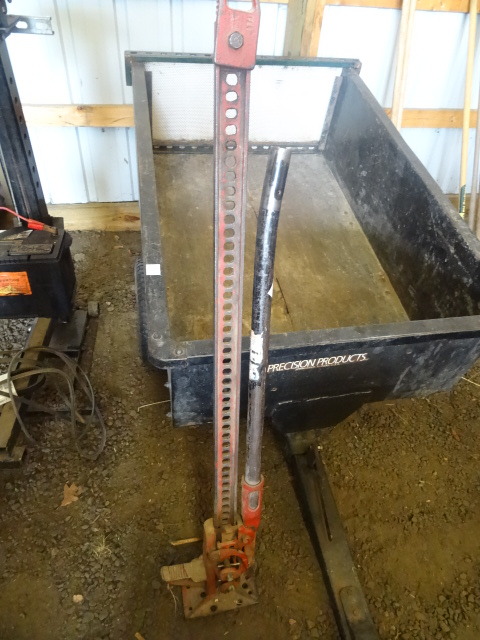lot 228 image: Lift Jack