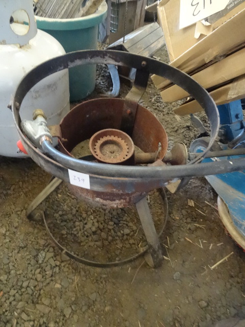 lot 239 image: Stock Pot