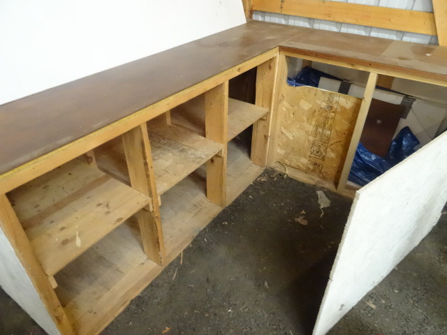 lot 278 image: L Shaped Bar