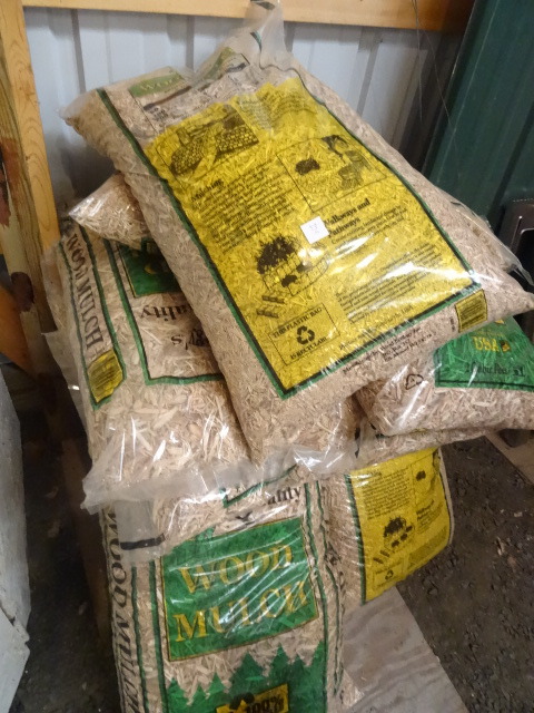 lot 279 image: Mulch
