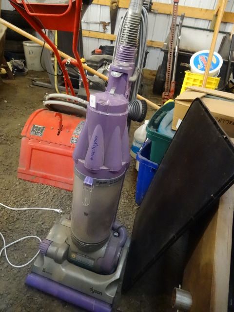 lot 341 image: Vacuum