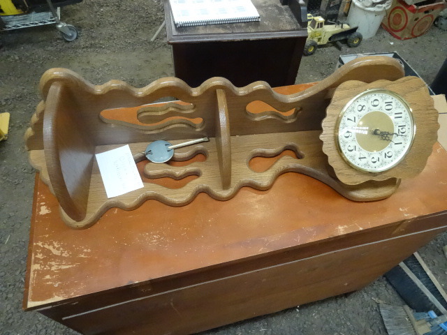 lot 345 image: Clock