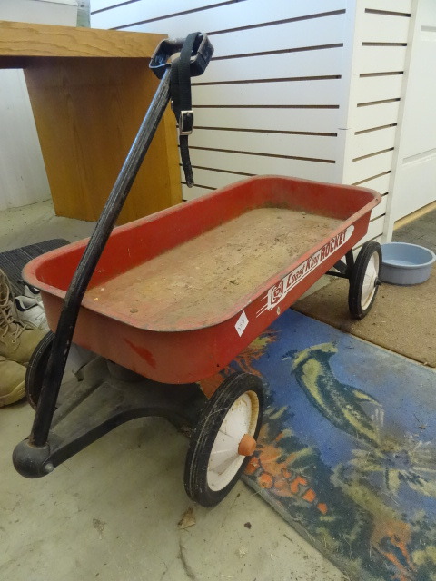 lot 357 image: Rocket Wagon