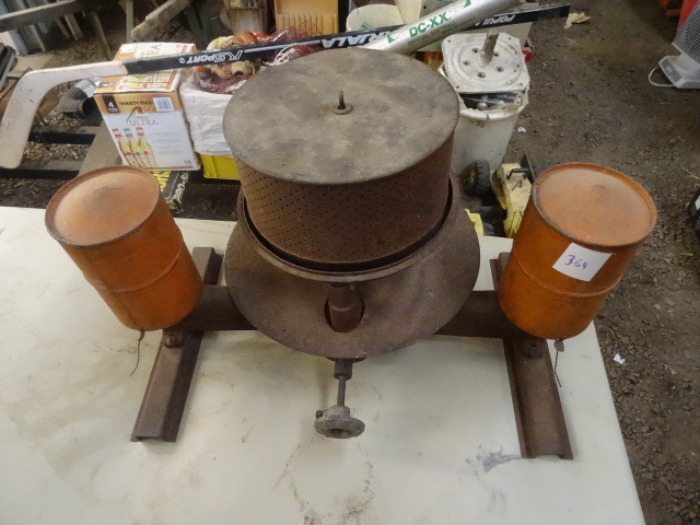 lot 364 image: Heater